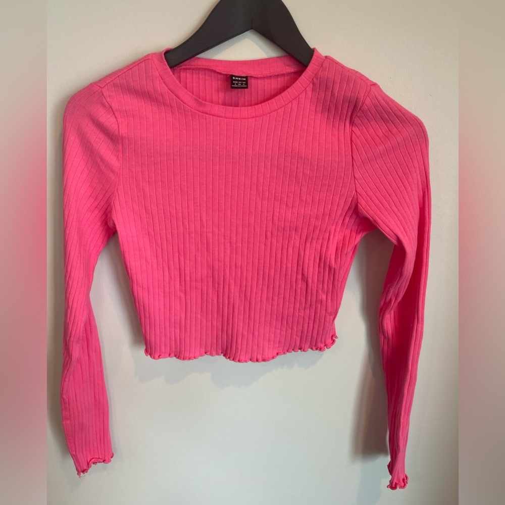 Pink long sleeve crop top
